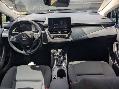 Used 2025 Toyota Corolla LE FWD image 11