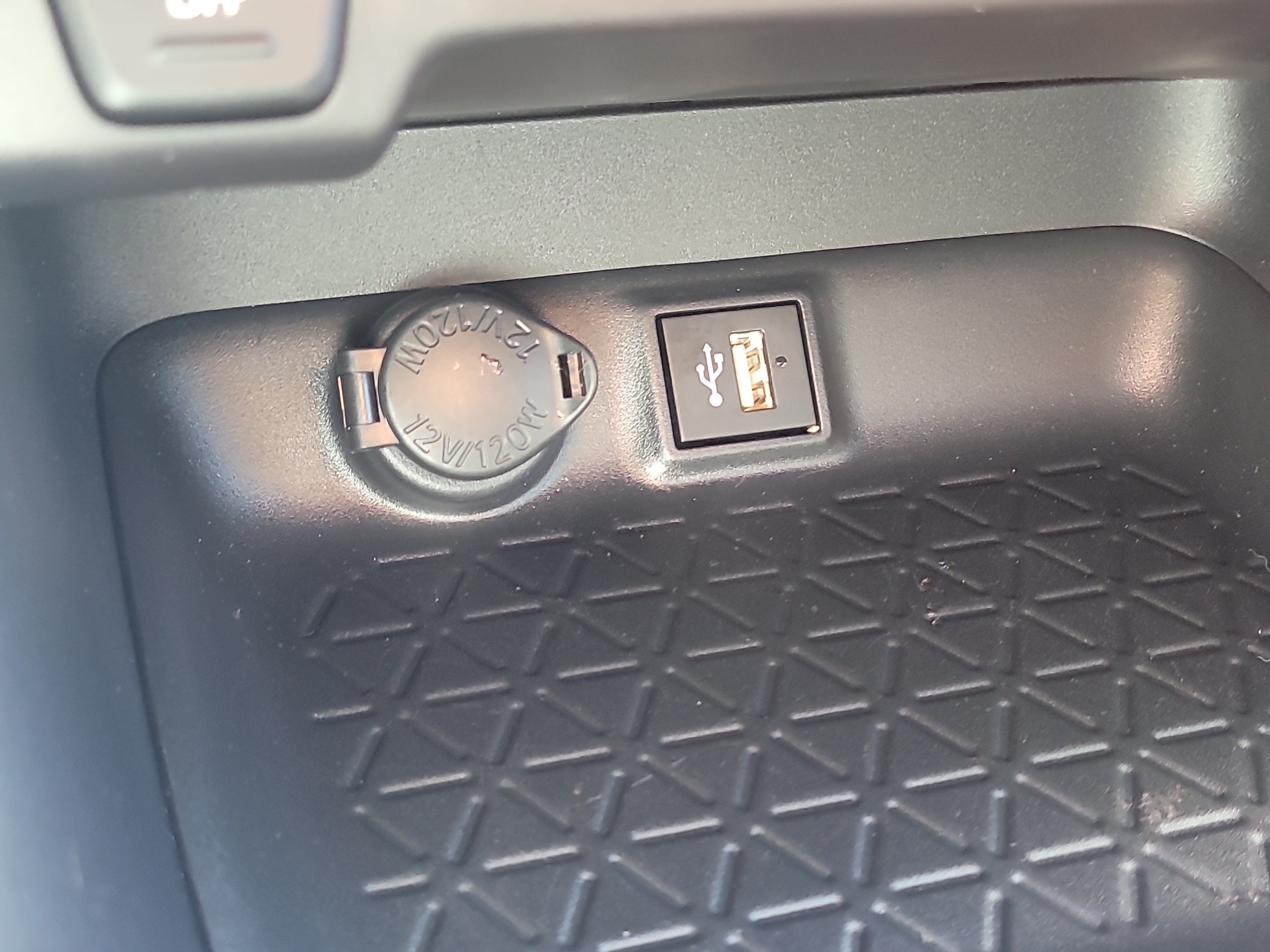 Certified 2025 Toyota RAV4 XLE w/ Convenience Package FWD image 28
