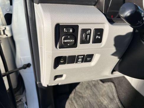 Used 2012 Toyota 4Runner SR5 w/ Convenience Pkg AWD/4WD image 11