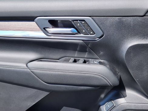 New 2027 GMC Terrain Denali w/ LPO, Black Badging Package AWD/4WD image 7