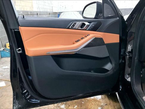 Used 2024 BMW X5 xDrive40i w/ Premium Package image 25