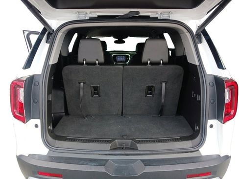 Used 2023 GMC Acadia SLT image 24
