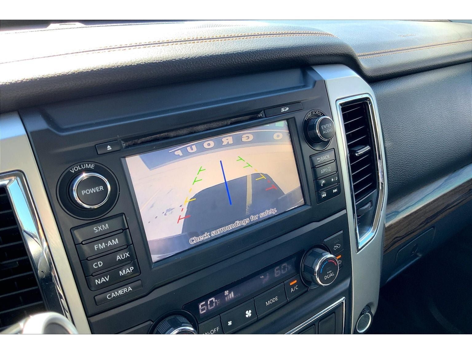 Used 2016 Nissan Titan SL AWD/4WD image 23