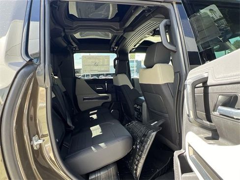 New 2026 GMC Hummer EV 4x4 Crew Cab image 28