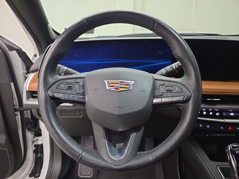 Used 2024 Cadillac XT4 Premium Luxury image 15