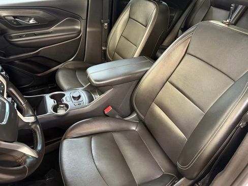Used 2022 GMC Terrain SLT w/ Infotainment Package II image 19