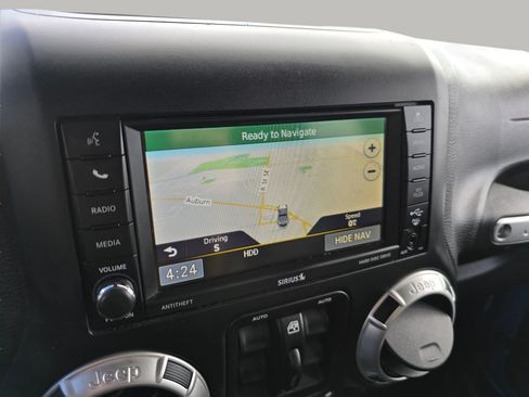 Used 2016 Jeep Wrangler Unlimited Sahara w/ Connectivity Group AWD/4WD image 8