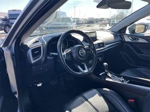 Used 2018 MAZDA MAZDA3 Touring image 10