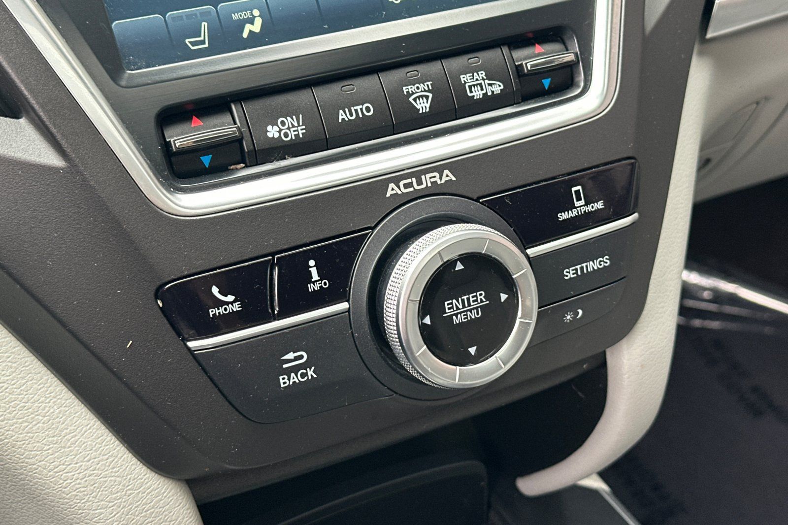 Used 2019 Acura MDX SH-AWD image 18