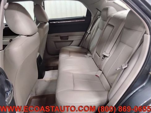Used 2006 Chrysler 300 Touring RWD image 13