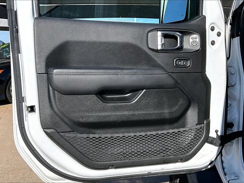 Certified 2022 Jeep Wrangler Unlimited Sahara w/ Cold Weather Group image 21