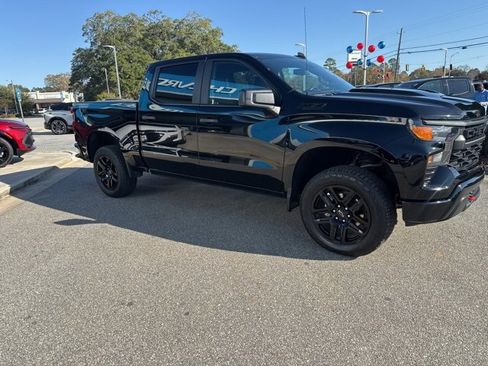 Used 2023 Chevrolet Silverado 1500 Custom Trail Boss w/ LPO, Dark Essentials Package image 6
