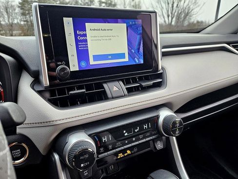 Used 2025 Toyota RAV4 XLE image 21