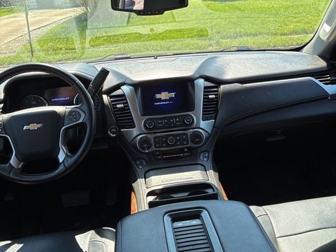 Used 2017 Chevrolet Suburban Premier image 9