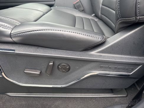 Used 2026 Ford F450 Platinum w/ FX4 Off-Road Package image 25