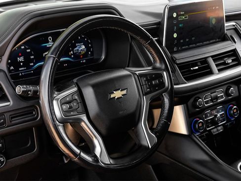Used 2022 Chevrolet Suburban LT image 12