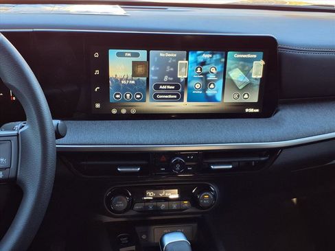 New 2026 Nissan Kicks SV image 18