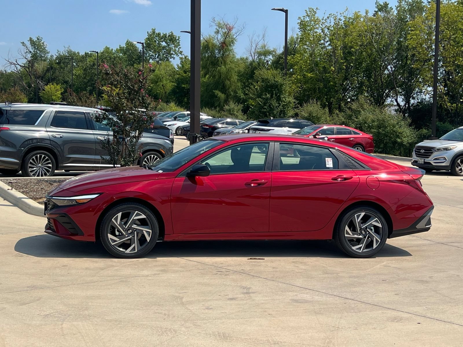 New 2025 Hyundai Elantra SEL w/ Cargo Package FWD image 6