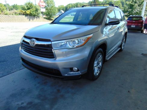 Used 2016 Toyota Highlander Limited Platinum AWD/4WD image 31