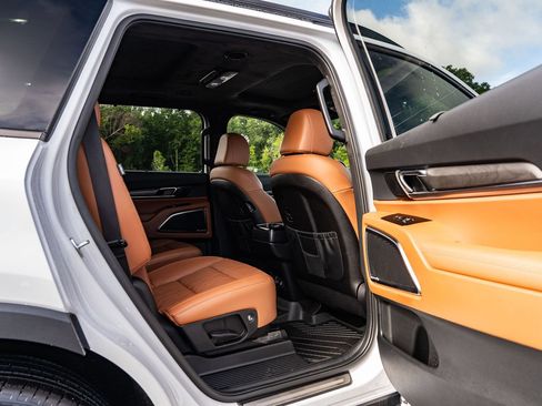 Used 2025 Kia Telluride SX Prestige X-Line AWD/4WD image 14