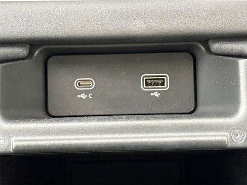 Used 2024 Land Rover Discovery S AWD/4WD image 37