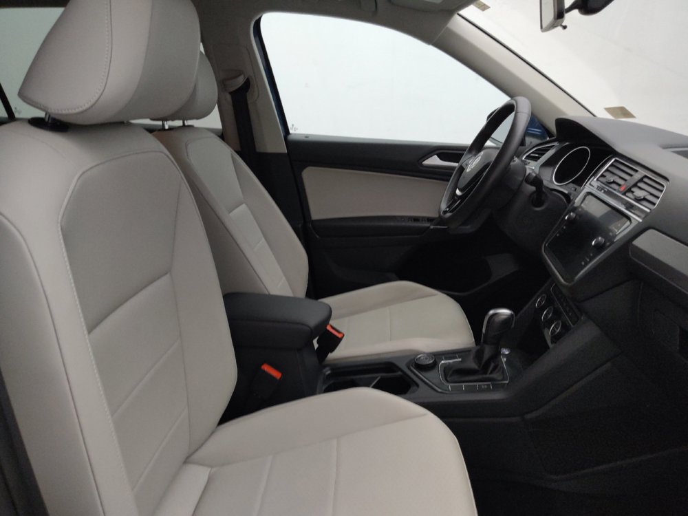 Used 2020 Volkswagen Tiguan SE w/ 3rd Row Seat Package AWD/4WD image 21