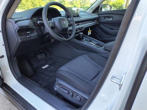 New 2025 Honda Accord SE image 2