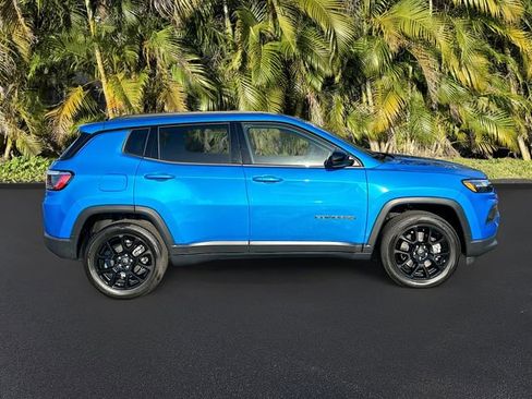 Used 2026 Jeep Compass Latitude image 4