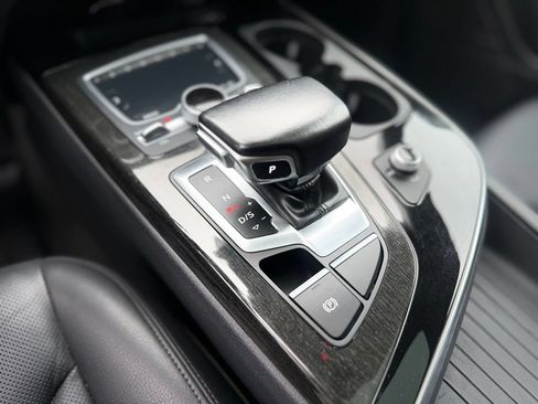 Used 2019 Audi Q7 3.0T Prestige w/ Prestige Package AWD/4WD image 16