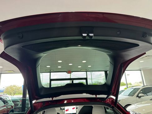 Used 2024 Tesla Model Y Long Range image 38