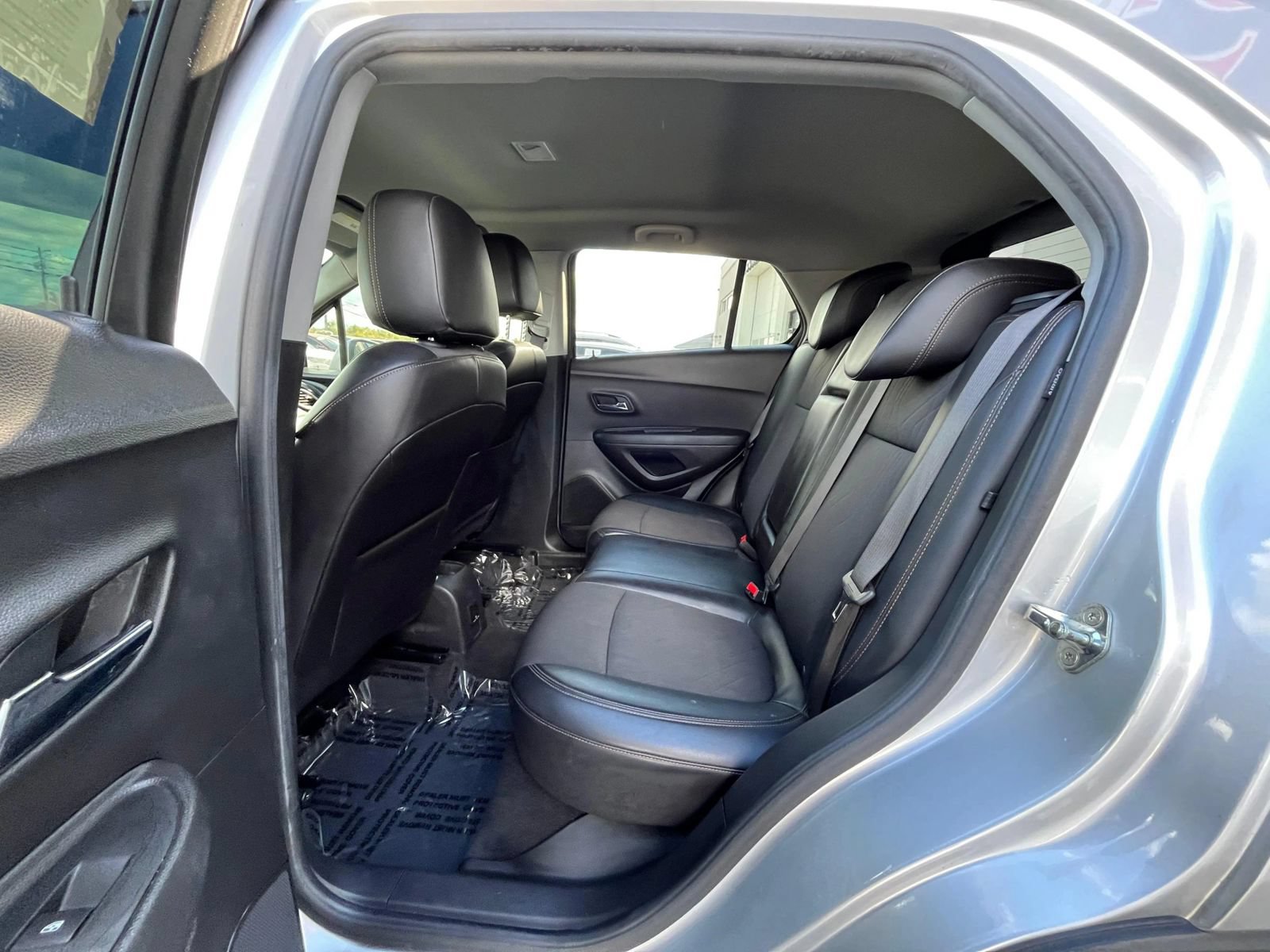 Used 2018 Chevrolet Trax LT w/ LT Convenience Package AWD/4WD image 34