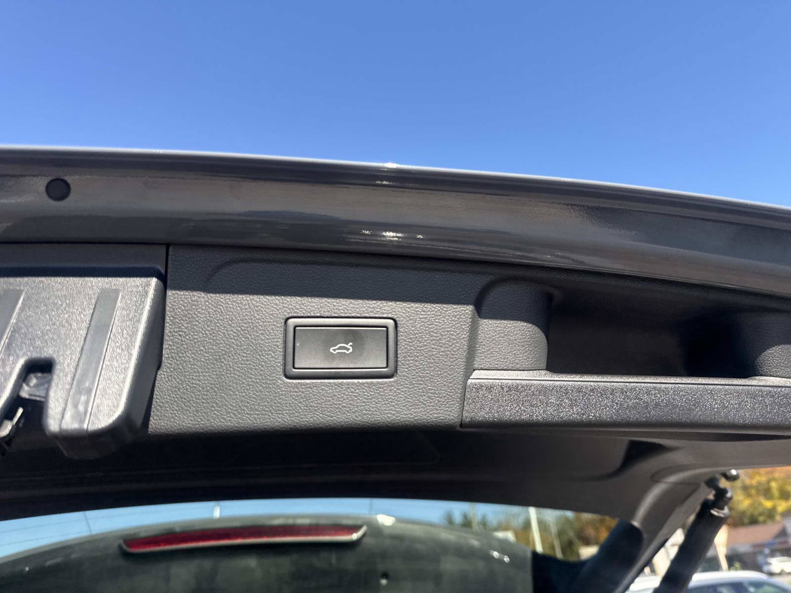 Certified 2026 Volkswagen Atlas SE AWD/4WD image 8
