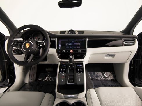 New 2026 Porsche Macan S image 27