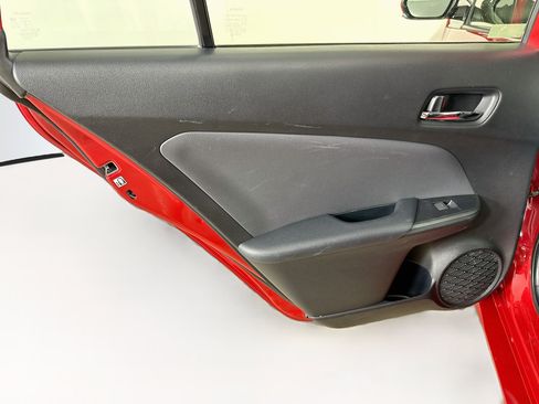 Used 2020 Toyota Prius LE FWD image 25