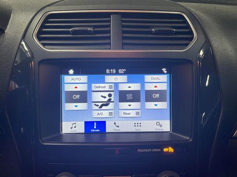 Used 2019 Ford Explorer XLT w/ Equipment Group 201A image 13