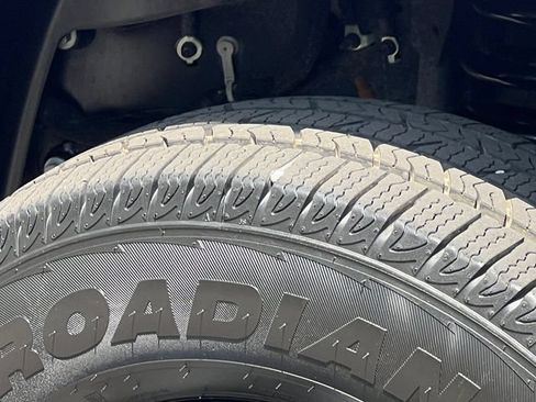 Used 2025 RAM 3500 Laramie AWD/4WD image 8