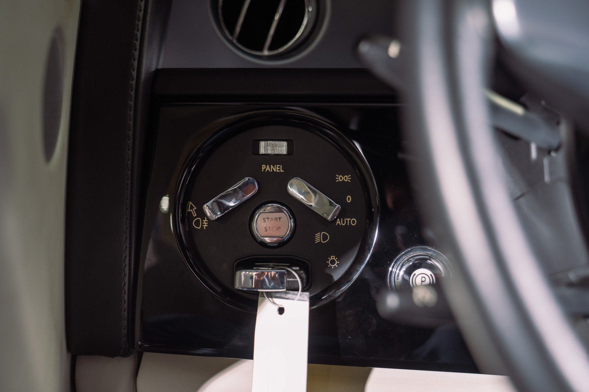 Used 2009 Rolls-Royce Phantom Coupe RWD image 30