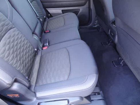 Used 2025 Nissan Pathfinder SV FWD image 13