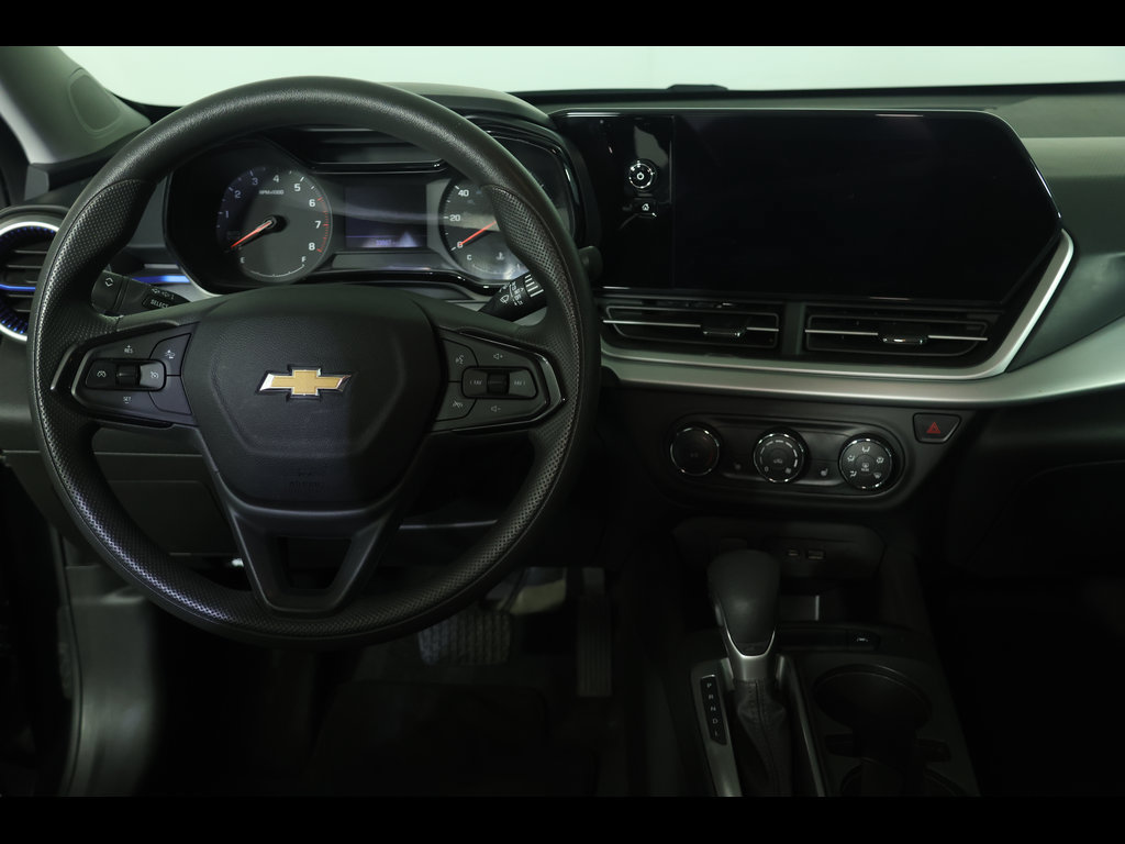 Used 2024 Chevrolet Trax LS w/ LS Convenience Package FWD image 13