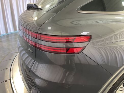 Used 2023 Genesis GV70 2.5T w/ Sport Prestige Package image 18