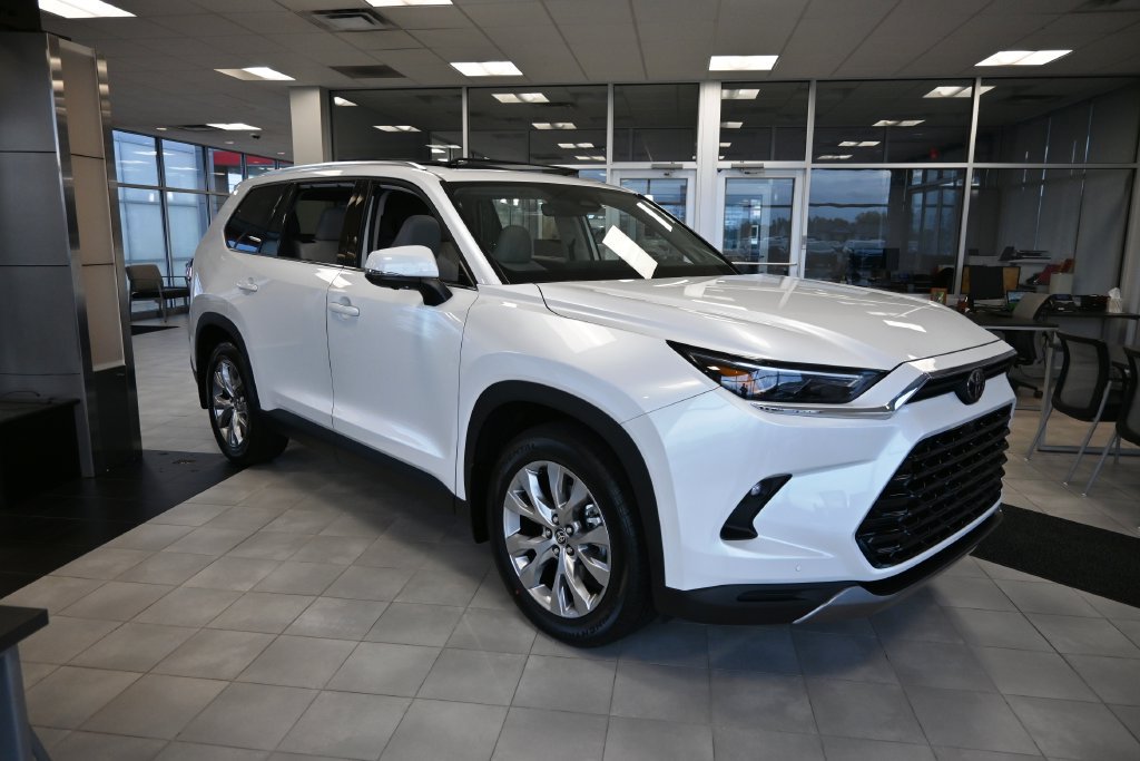 New 2026 Toyota Grand Highlander AWD image 10