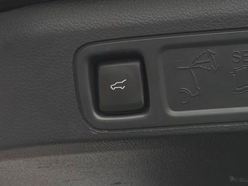 Used 2024 Ford Expedition XLT RWD image 10
