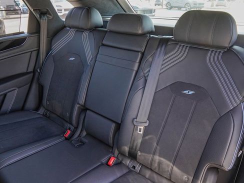 Used 2023 Bentley Bentayga AWD/4WD image 42