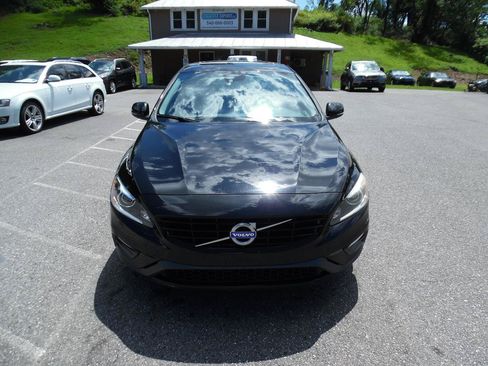 Used 2017 Volvo S60 T5 Dynamic FWD image 9