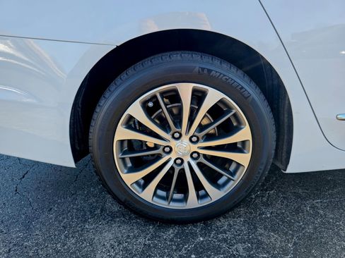 Used 2017 Buick LaCrosse Preferred image 29
