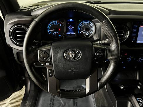 Used 2016 Toyota Tacoma TRD Off-Road w/ Towing Package AWD/4WD image 14