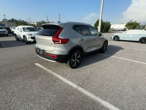 Used 2023 Volvo XC40 B4 Core w/ Convenience Package FWD image 8