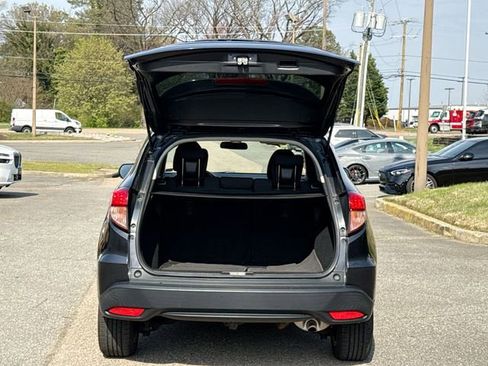 Used 2018 Honda HR-V LX image 27