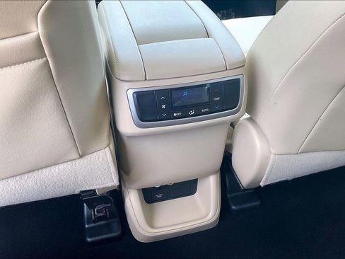 Used 2016 Toyota Highlander XLE FWD image 36