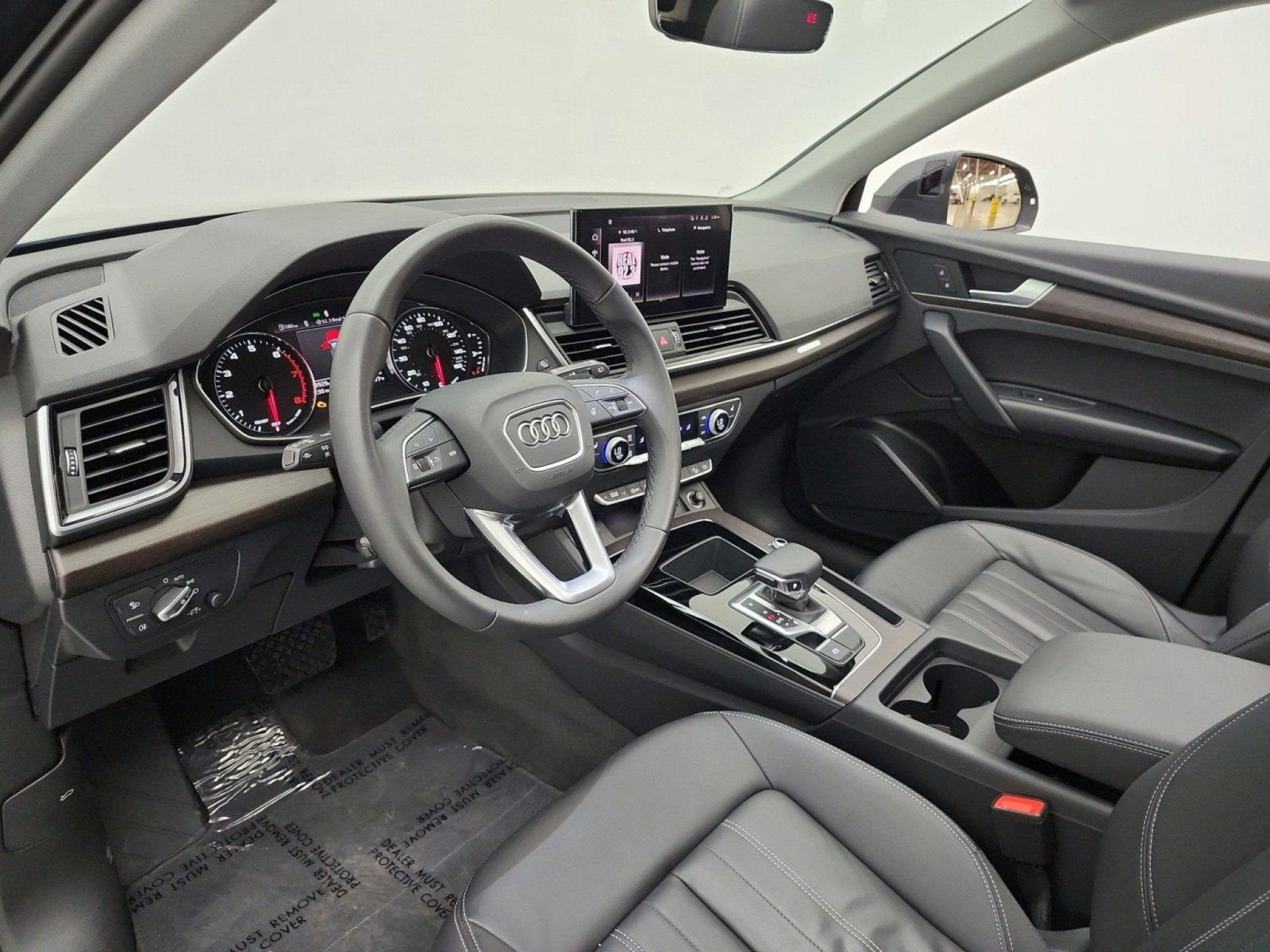 Used 2023 Audi Q5 2.0T Premium w/ Convenience Package AWD/4WD image 12